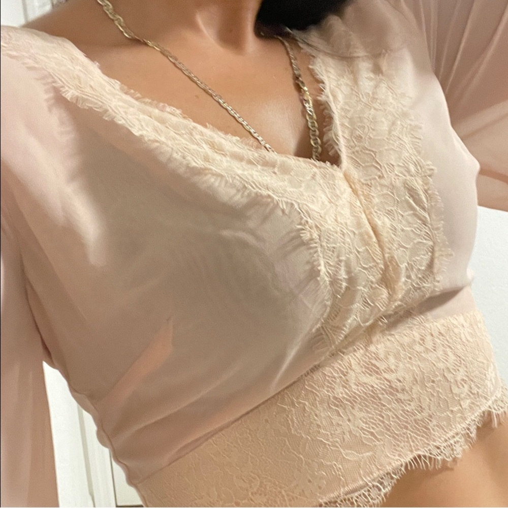 BEBÉ angel bell sleeve crop top